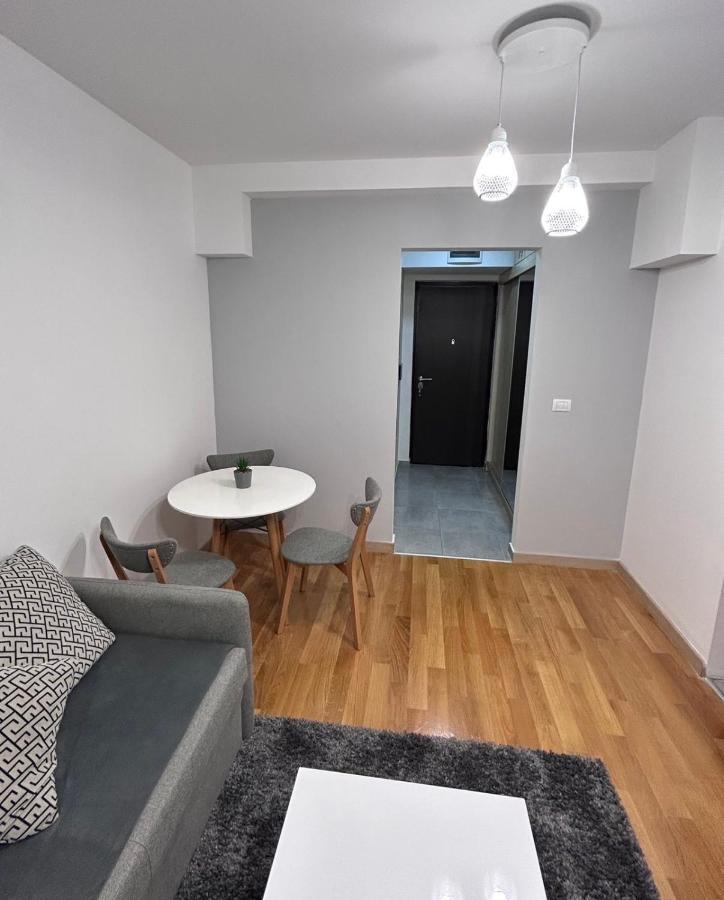 Apartments Empire - Adora Flatiron Skopje Extérieur photo