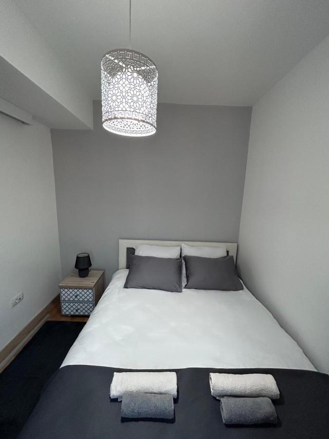 Apartments Empire - Adora Flatiron Skopje Extérieur photo